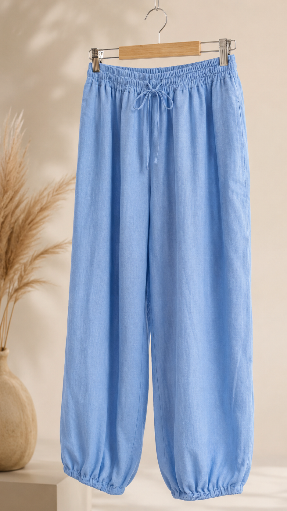 Pantalone ampio con elastico in vita e su fondo