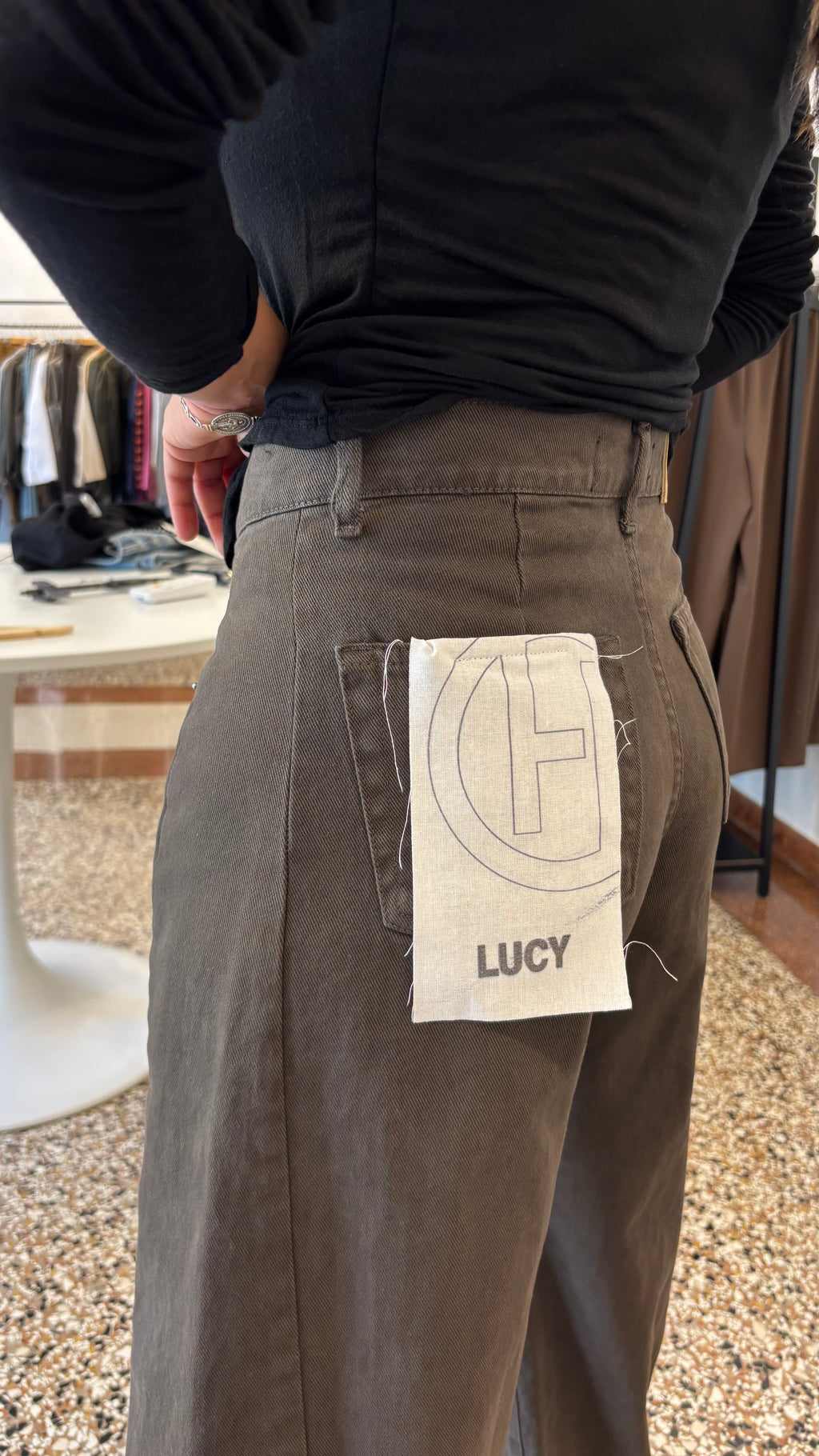 Pantalone Lucy