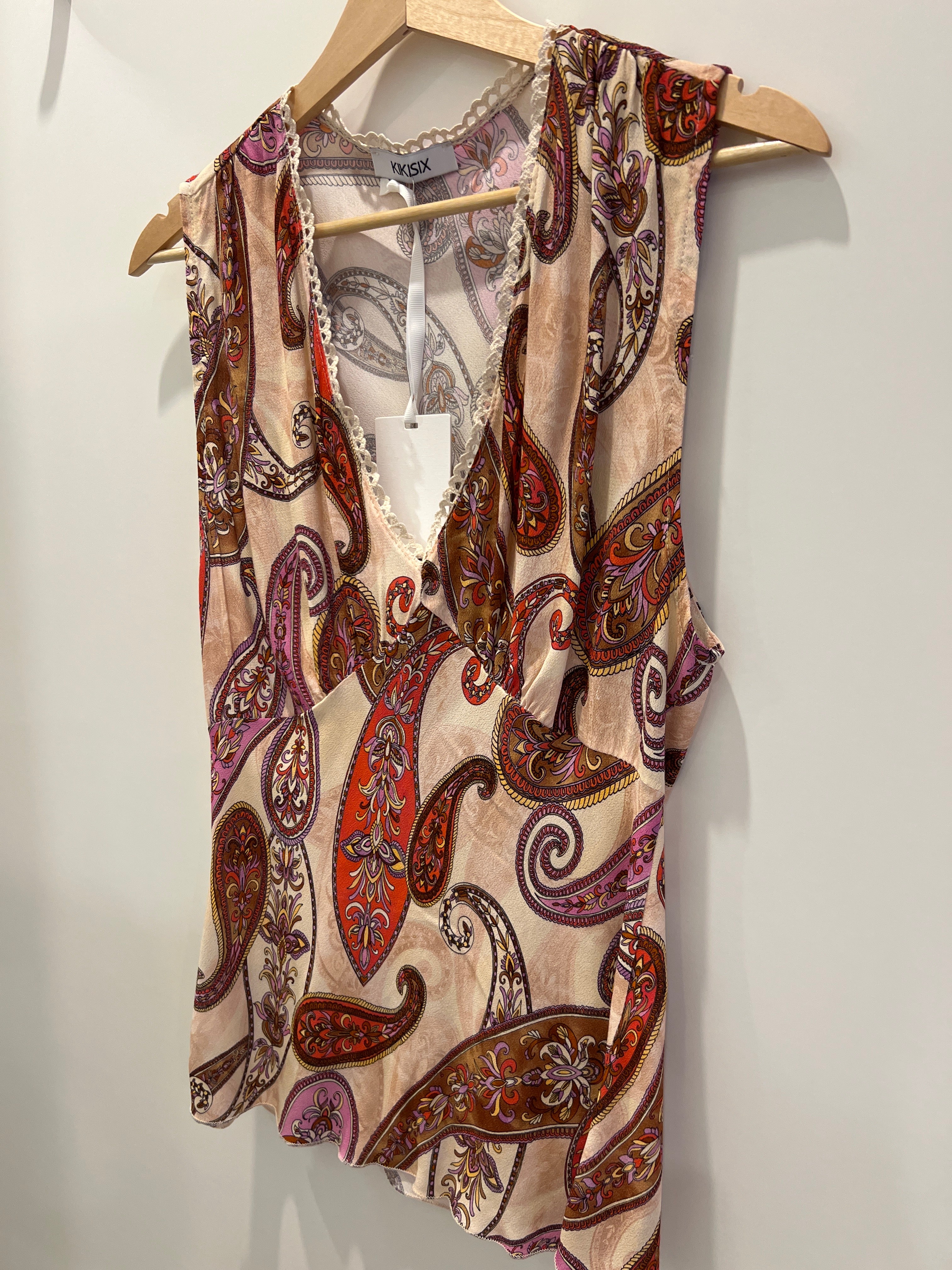 Top con profilo macrame