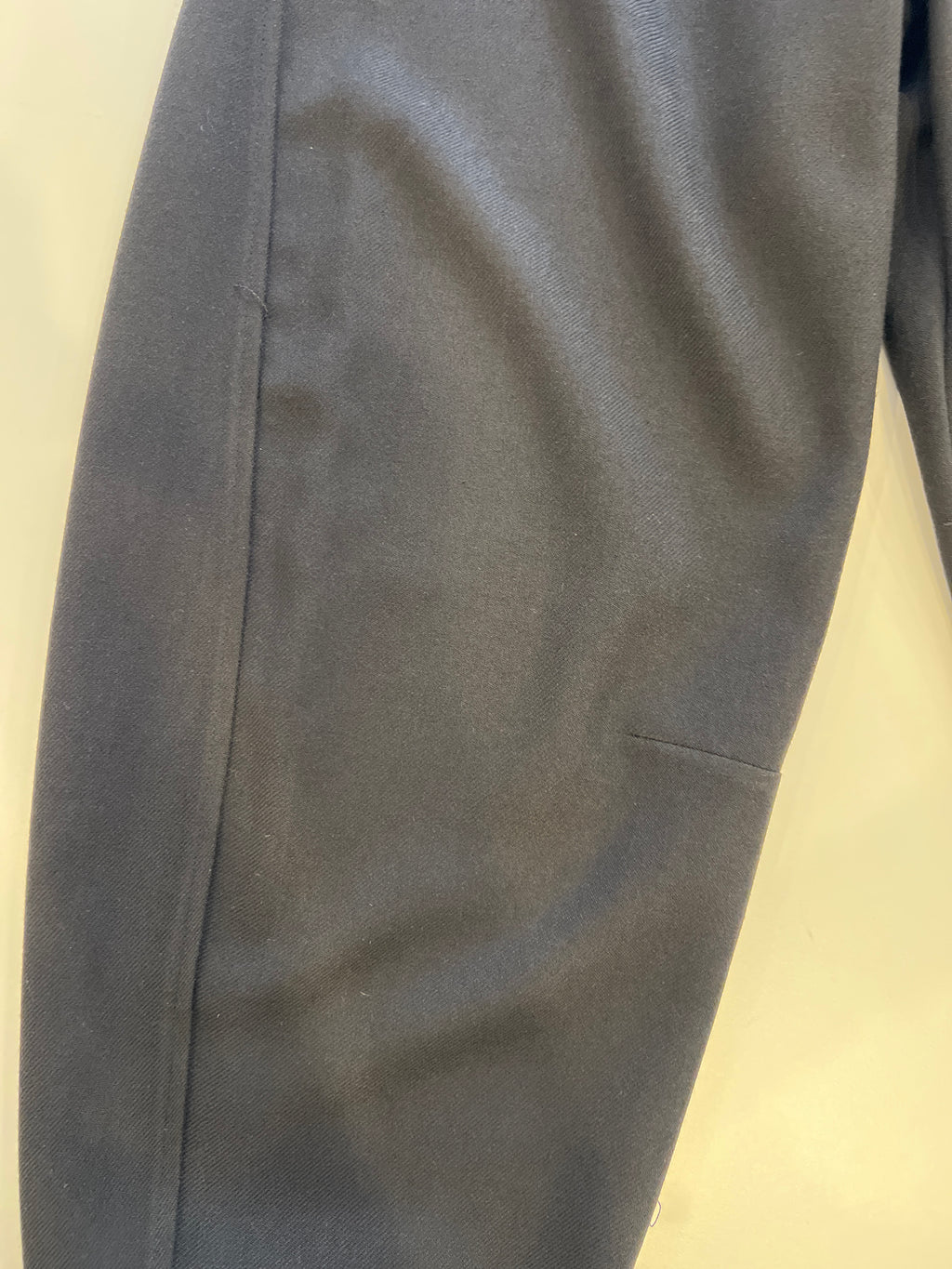 Pantalone balloon con cucitura ginocchio