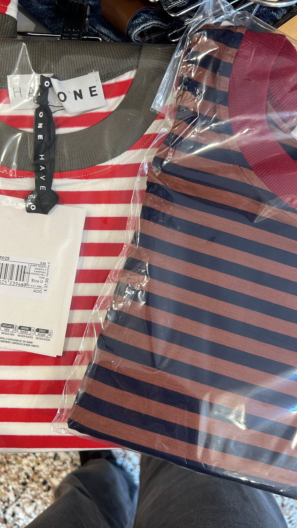 T-shirt rigata manica a campana