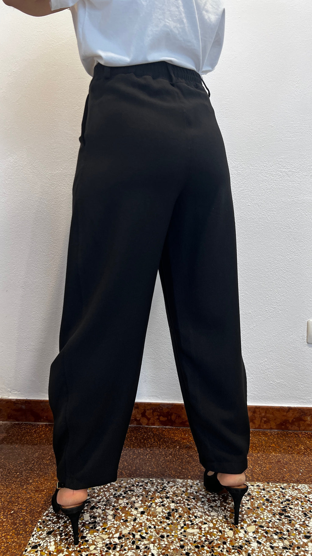 Pantalone balloon con cucitura ginocchio