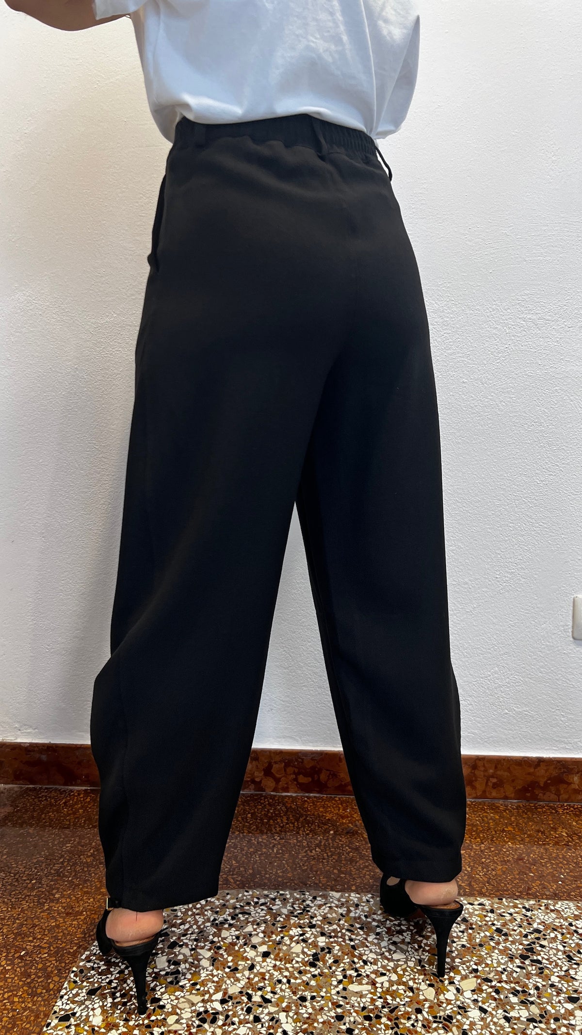 Pantalone balloon con cucitura ginocchio